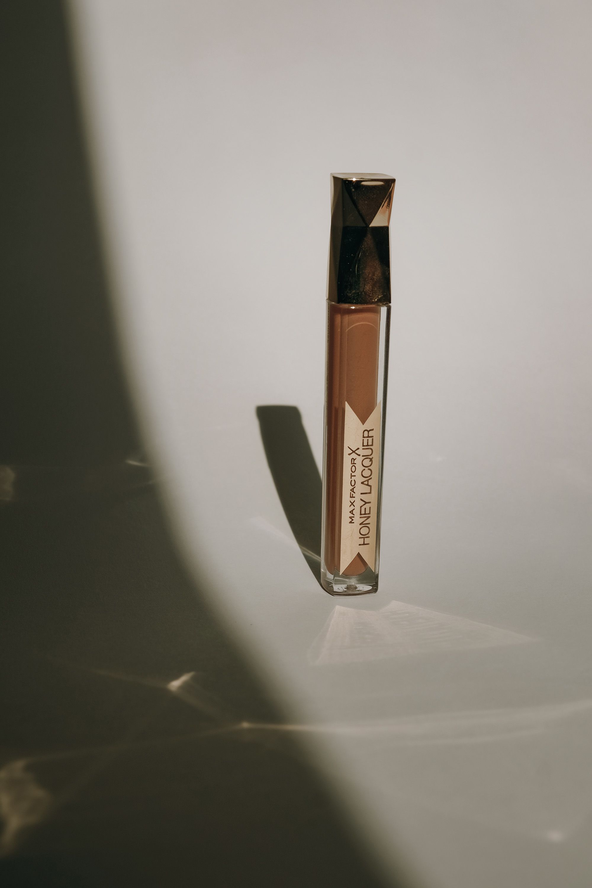 lipstick nude product photography